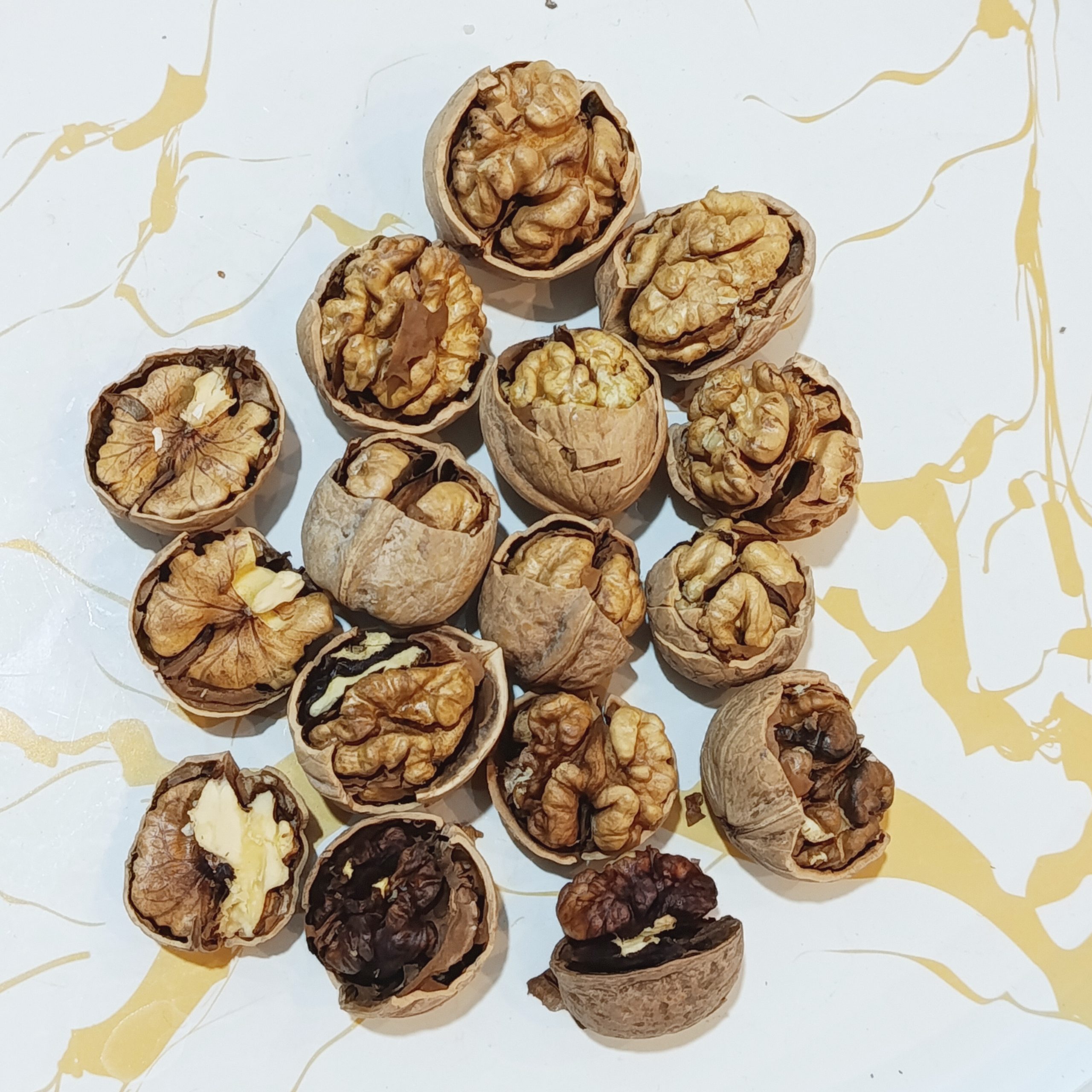 InShot_20251110_174958767 گردو با پوست - تصویر 1
